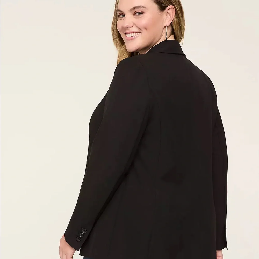 ✨ Classic Chic Blazer – NWT ✨ - Picture 7 of 10